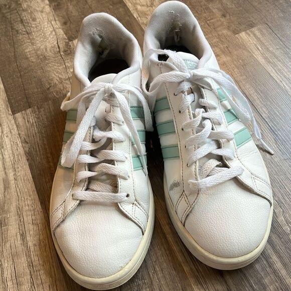 adidas Women’s Cloudfoam Grand Court Tennis Shoe Blue/Teal and White Size 9 - Picture 3 of 10